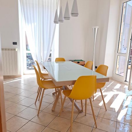 La Terrazza Apartment,A 50 Mt Dal Mare Варацце Экстерьер фото
