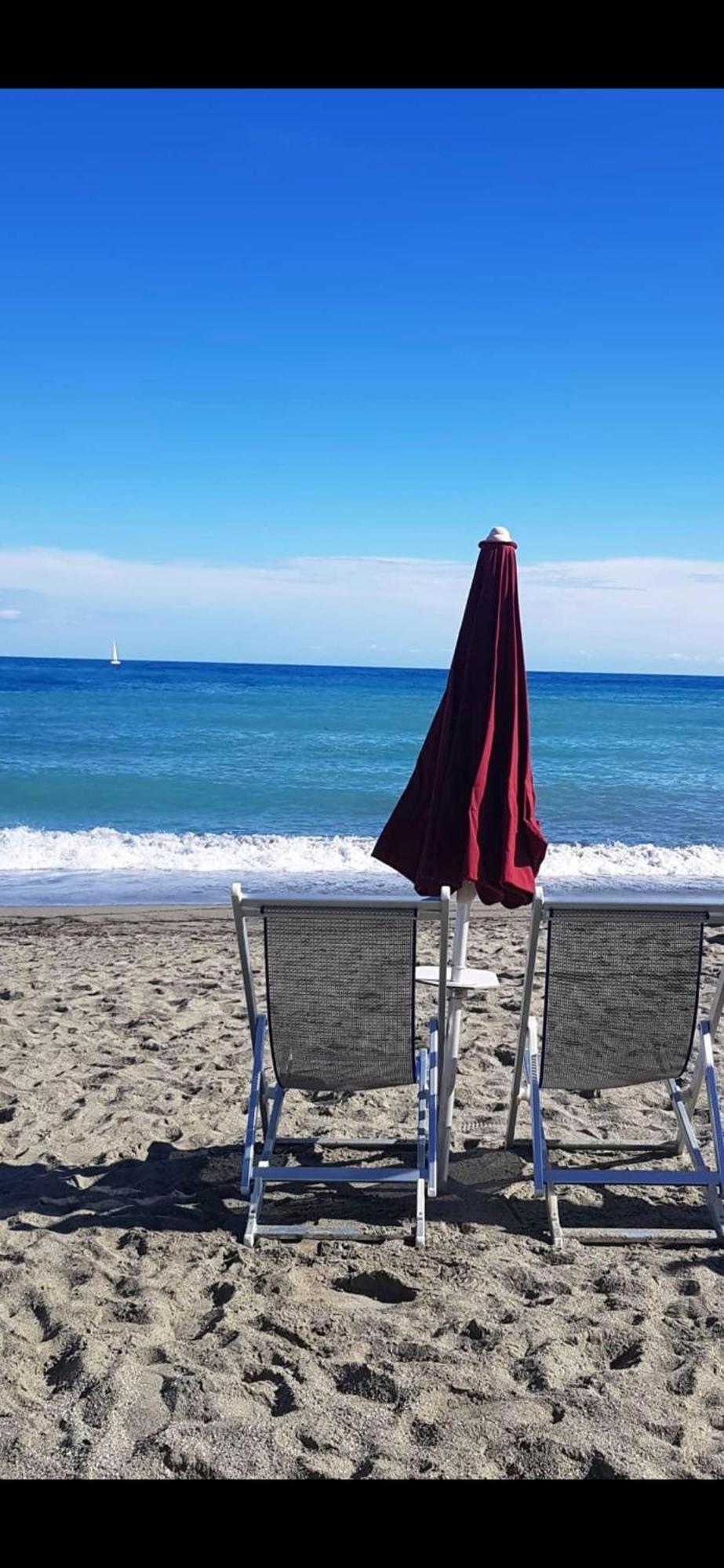 La Terrazza Apartment,A 50 Mt Dal Mare Варацце Экстерьер фото